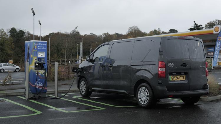 TOYOTA PROACE MEDIUM ELECTRIC 100kW Icon 50kWh Van Auto [11kWCh]